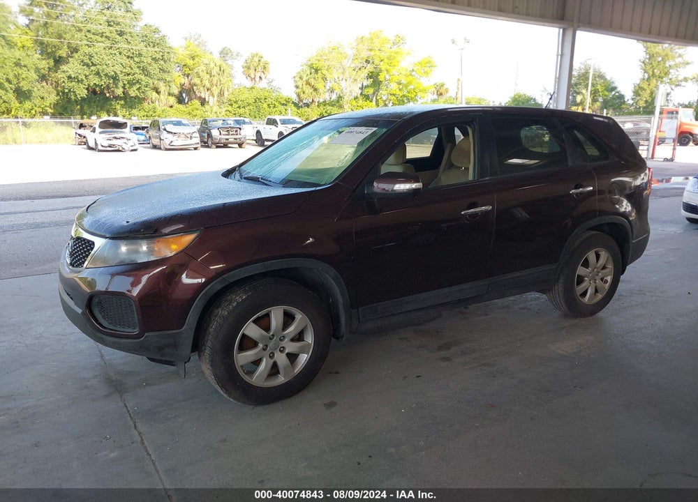 2013 KIA SORENTO LX VIN: 5XYKT3A11DG369720