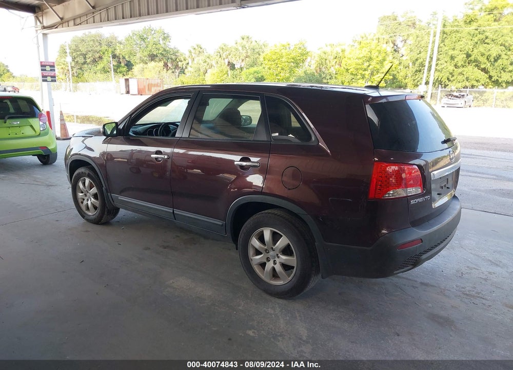 2013 KIA SORENTO LX VIN: 5XYKT3A11DG369720