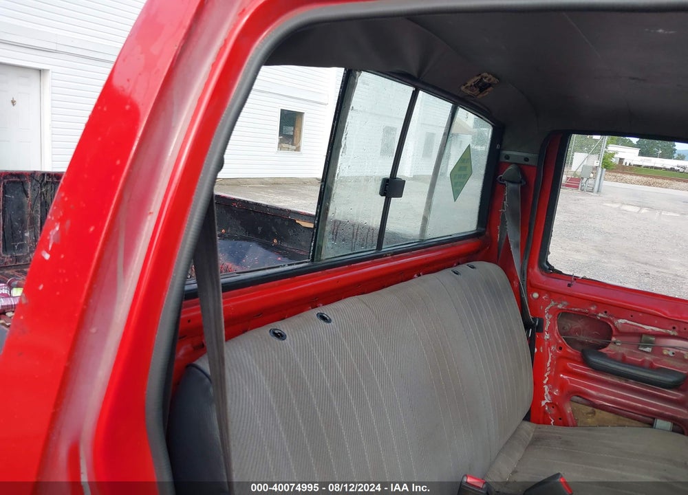 1994 NISSAN TRUCK XE VIN: 1N6SD11S1RC413332