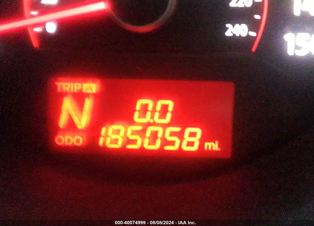 2011 KIA SORENTO LX VIN: 5XYKTCA15BG180940