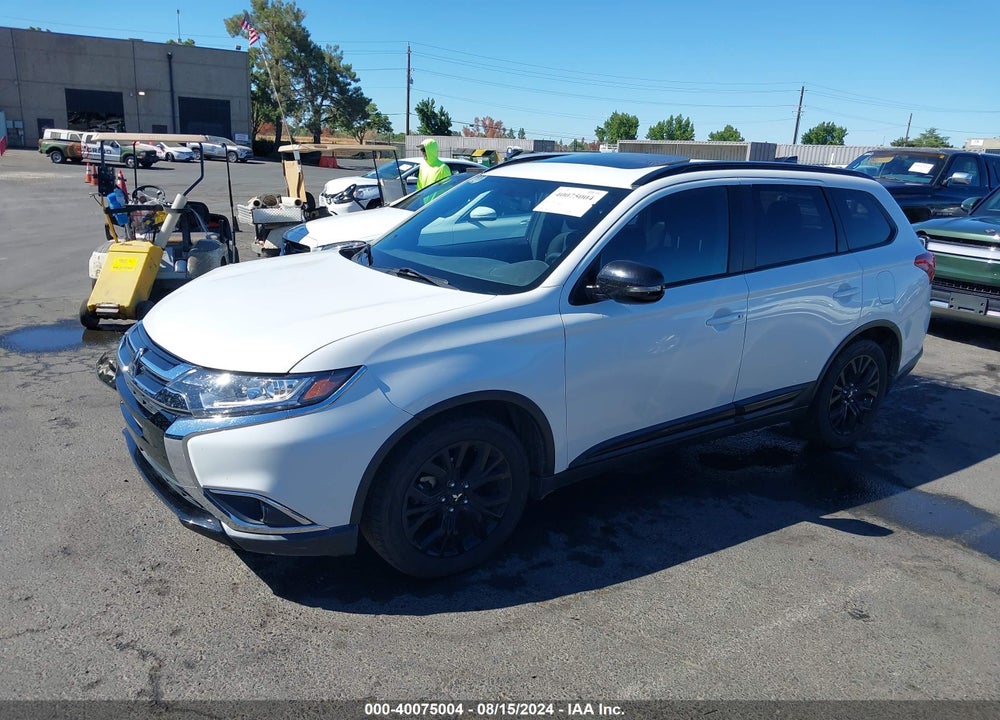 2018 MITSUBISHI OUTLANDER SE/SEL VIN: JA4AD3A32JZ022513
