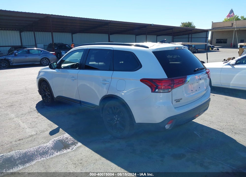 2018 MITSUBISHI OUTLANDER SE/SEL VIN: JA4AD3A32JZ022513