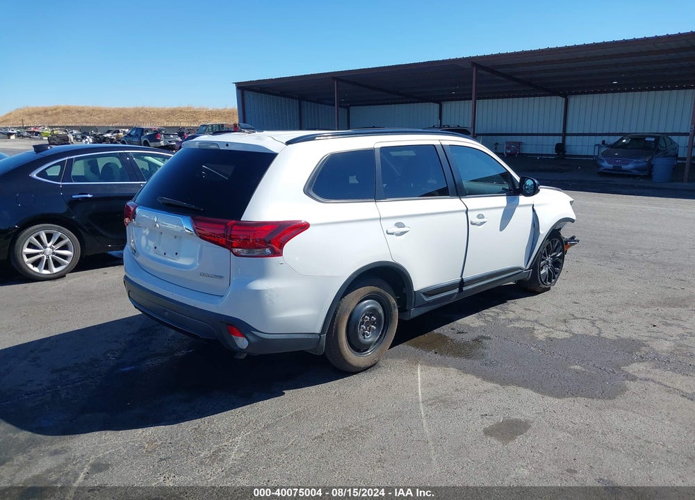 2018 MITSUBISHI OUTLANDER SE/SEL VIN: JA4AD3A32JZ022513