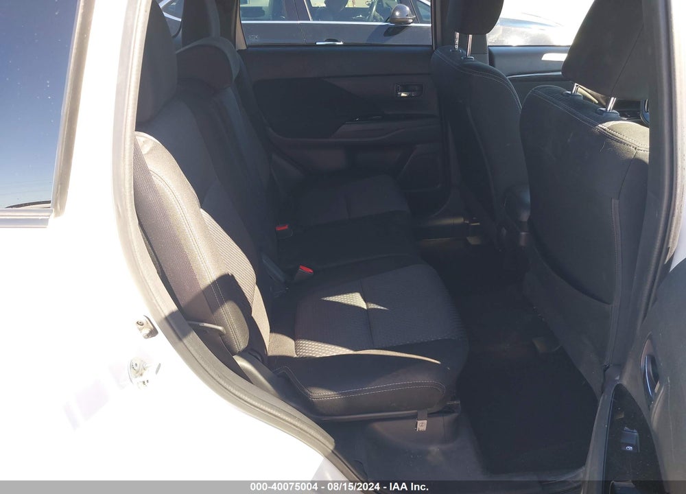 2018 MITSUBISHI OUTLANDER SE/SEL VIN: JA4AD3A32JZ022513