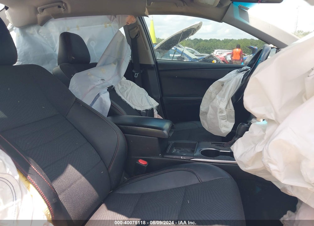 2016 TOYOTA CAMRY SE VIN: 4T1BF1FK7GU211815