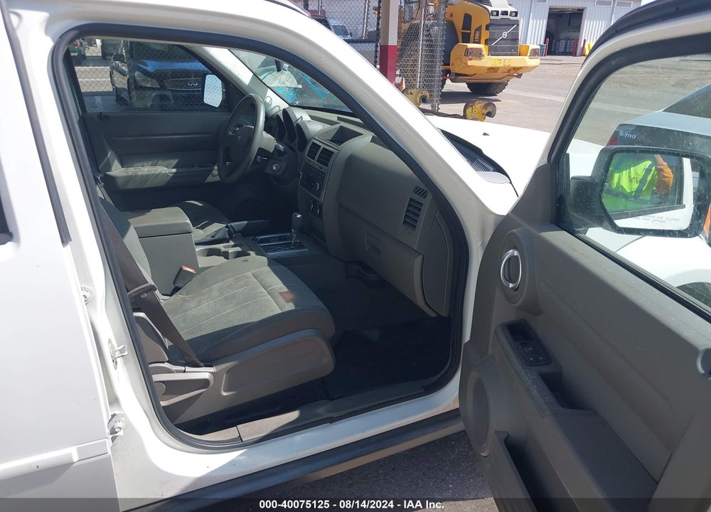 2008 DODGE NITRO SXT VIN: 1D8GU28KX8W238940