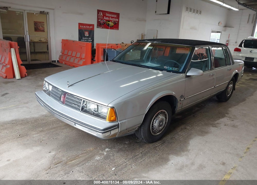 1985 OLDSMOBILE 98 REGENCY BROUGHAM VIN: 1G3CW6935F4382555