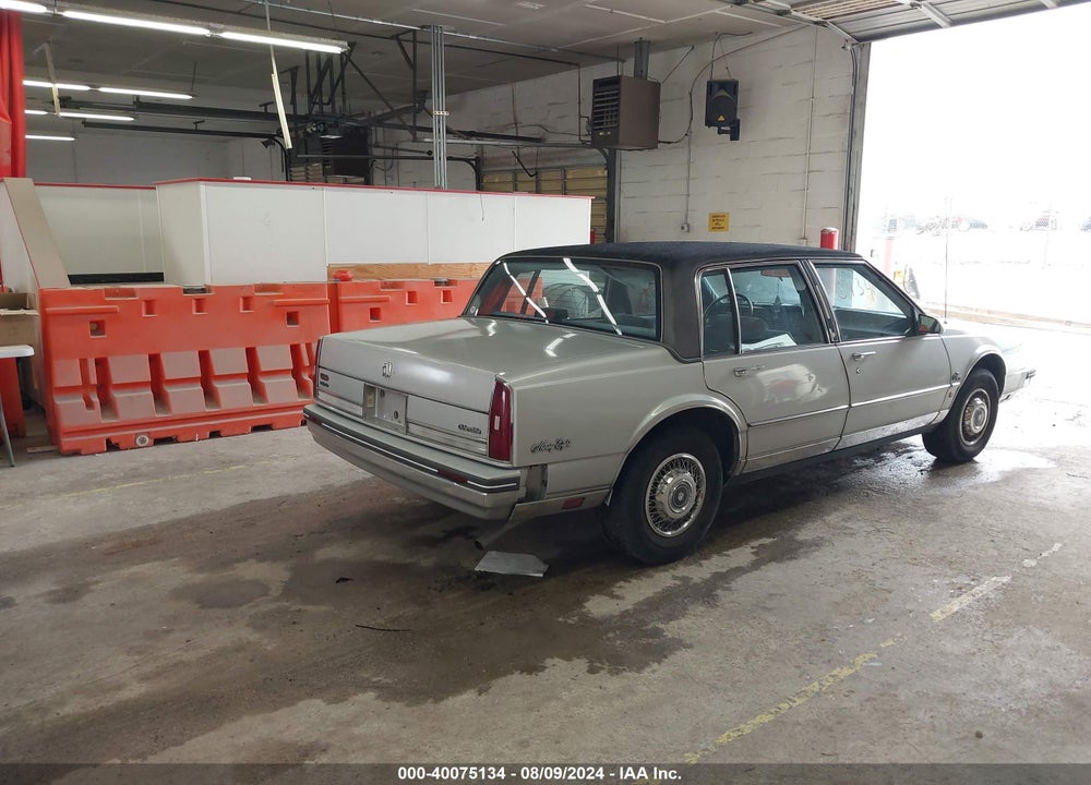 1985 OLDSMOBILE 98 REGENCY BROUGHAM VIN: 1G3CW6935F4382555