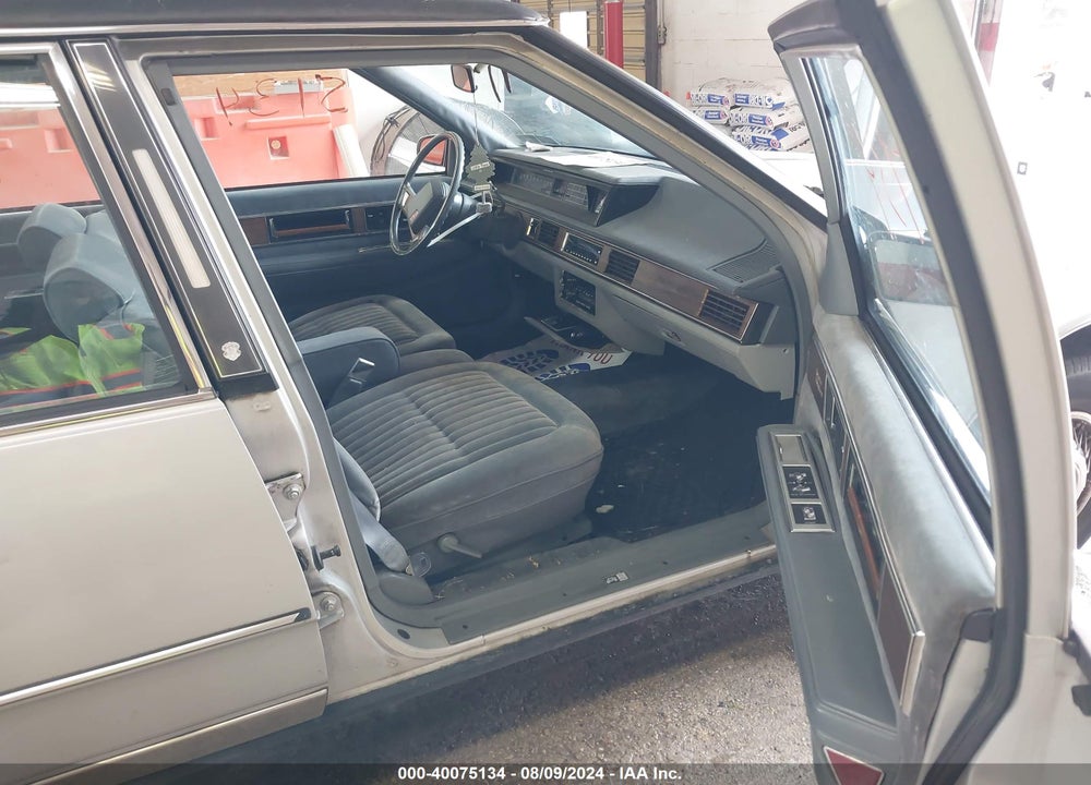 1985 OLDSMOBILE 98 REGENCY BROUGHAM VIN: 1G3CW6935F4382555