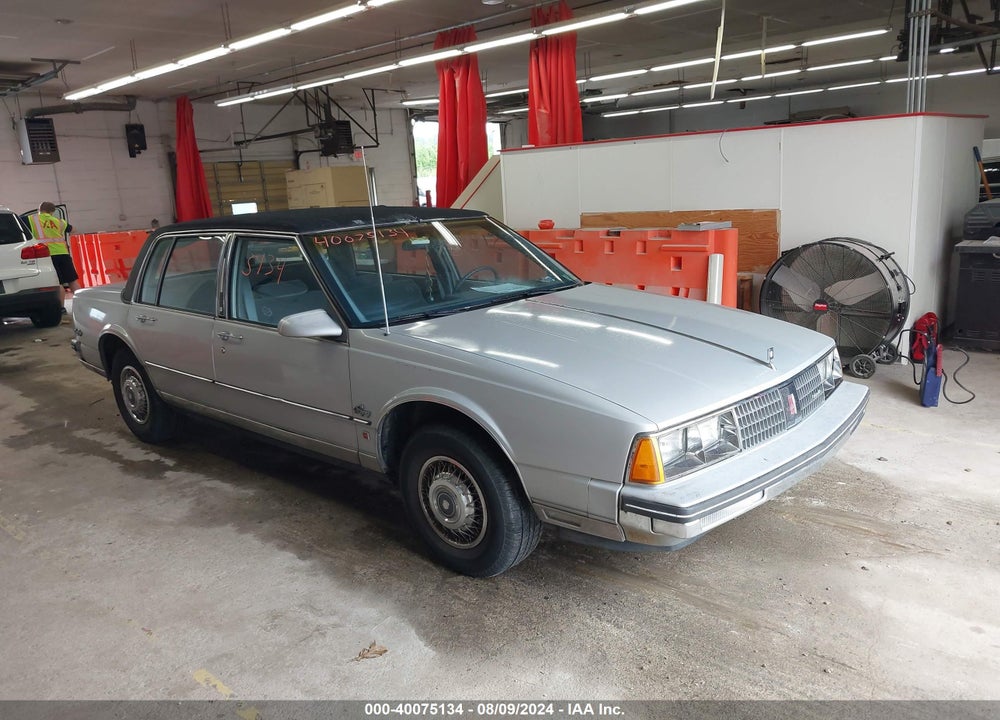 1985 OLDSMOBILE 98 REGENCY BROUGHAM VIN: 1G3CW6935F4382555