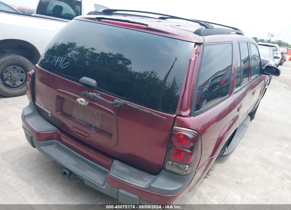 2005 CHEVROLET TRAILBLAZER LT VIN: 1GNDT13S252327496