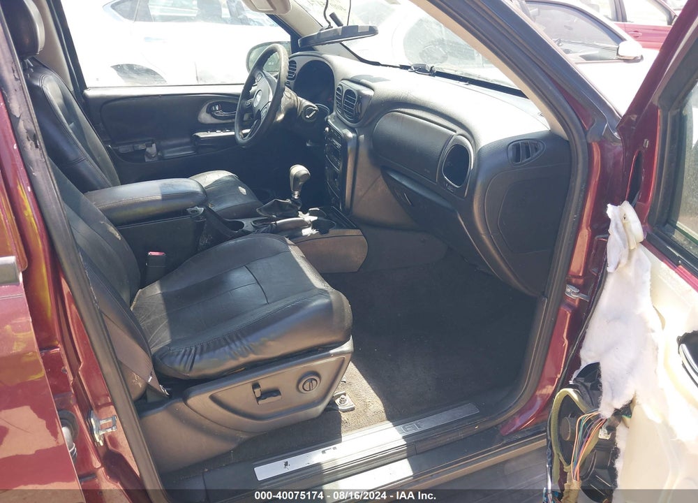 2005 CHEVROLET TRAILBLAZER LT VIN: 1GNDT13S252327496