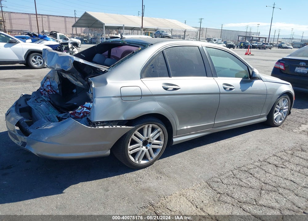 2008 MERCEDES-BENZ C 300 LUXURY/SPORT VIN: WDDGF54X58R028732
