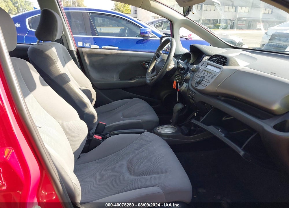 2010 HONDA FIT VIN: JHMGE8H28AC037848