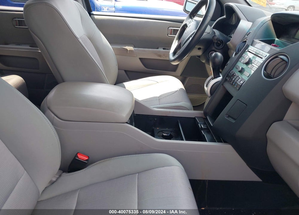 2011 HONDA PILOT EX VIN: 5FNYF4H44BB044152