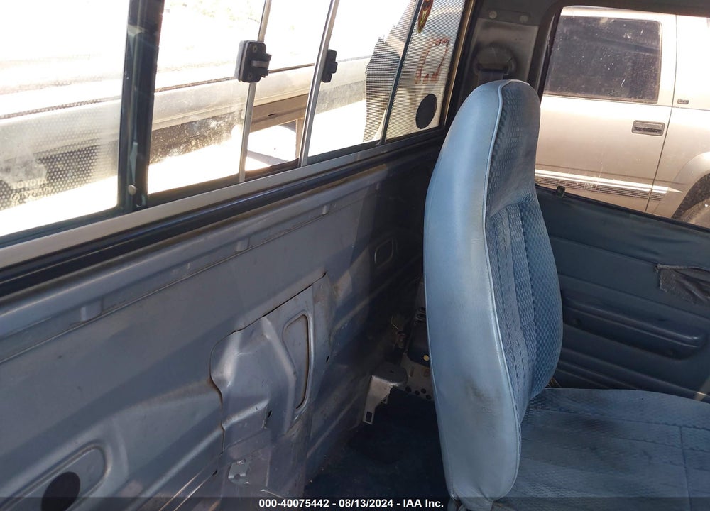 1990 TOYOTA PICKUP 1/2 TON SHT WHEELBASE DLX VIN: JT4RN81P8L5078634