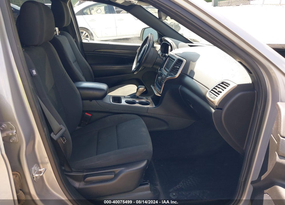 2017 JEEP GRAND CHEROKEE VIN: 1C4RJFAGXHC947799