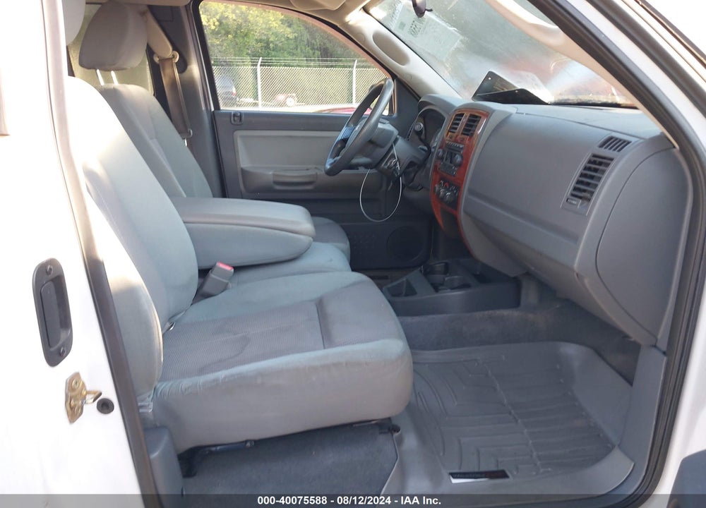 2005 DODGE DAKOTA SLT VIN: 1D7HW42K35S209743