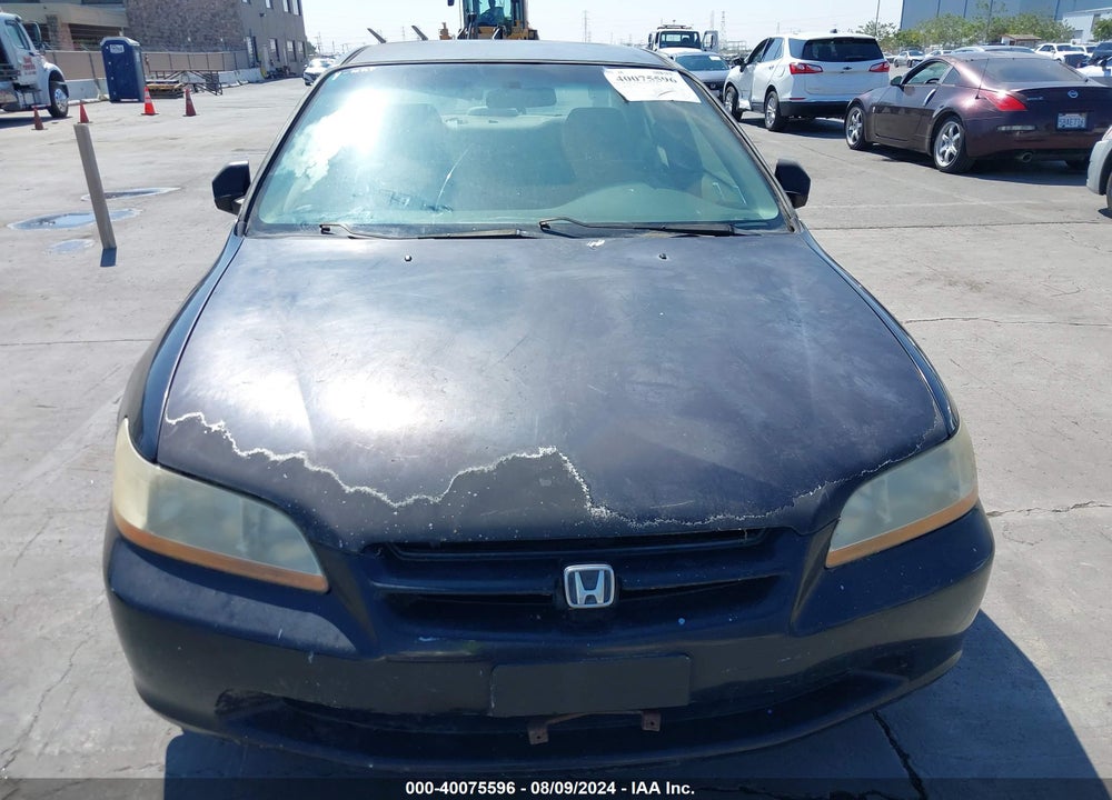2000 HONDA ACCORD 2.3 LX VIN: JHMCG6555YC023606