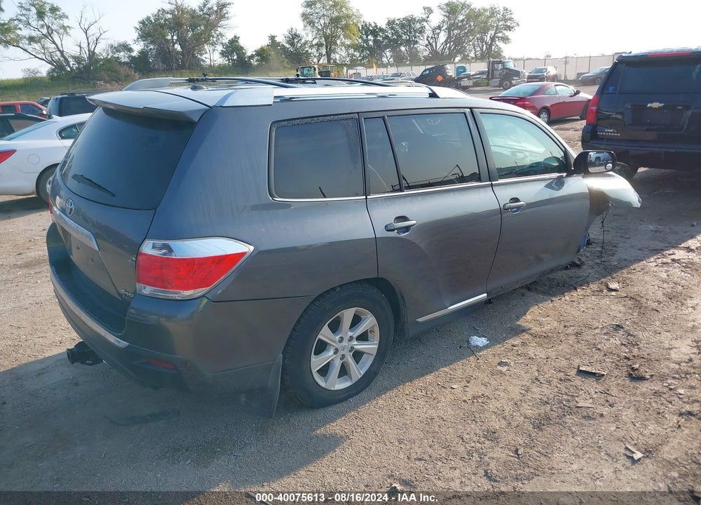2011 TOYOTA HIGHLANDER BASE V6 VIN: 5TDBK3EH2BS072286