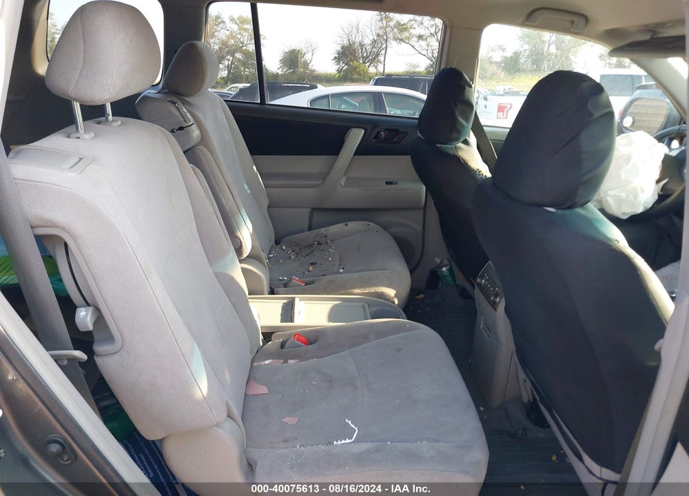 2011 TOYOTA HIGHLANDER BASE V6 VIN: 5TDBK3EH2BS072286
