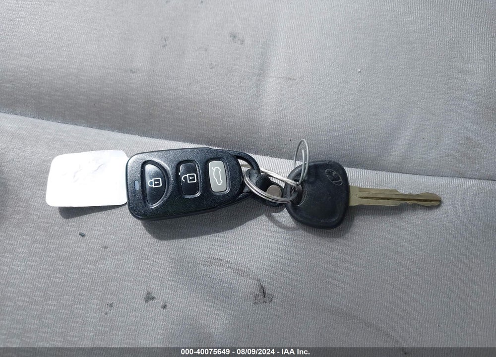 2008 HYUNDAI ELANTRA GLS/SE VIN: KMHDU46DX8U303259