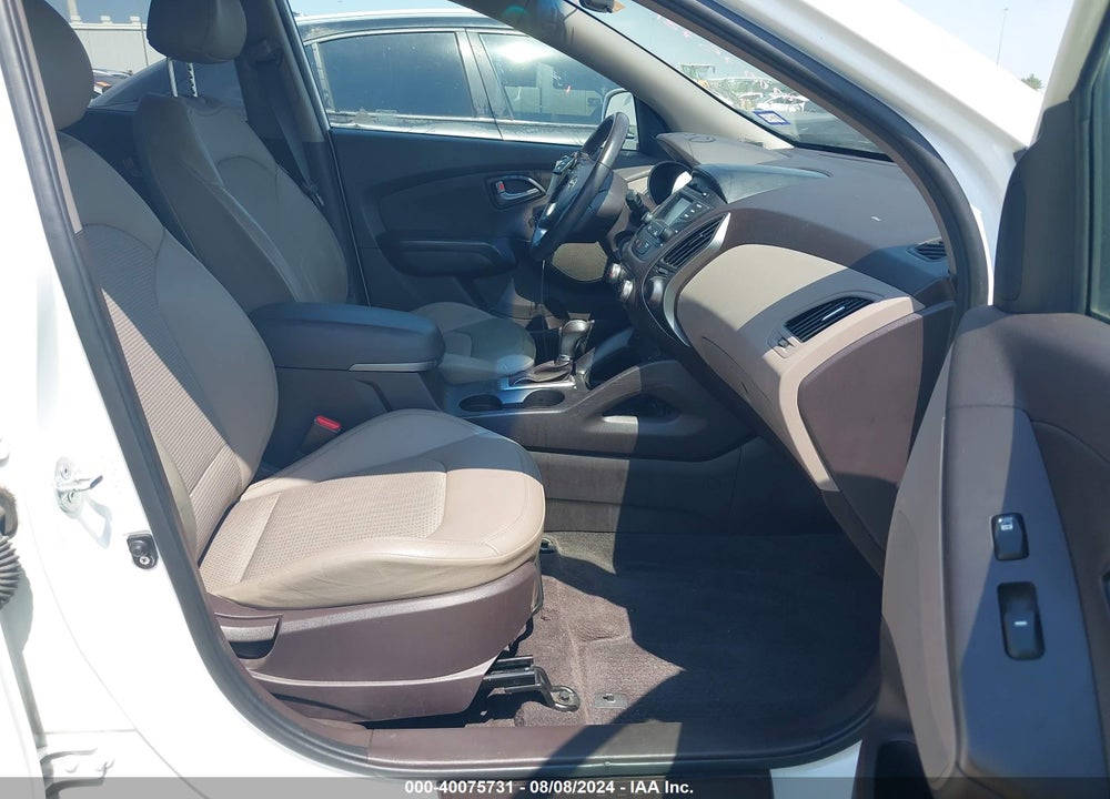 2014 HYUNDAI TUCSON SE VIN: KM8JU3AG8EU845194