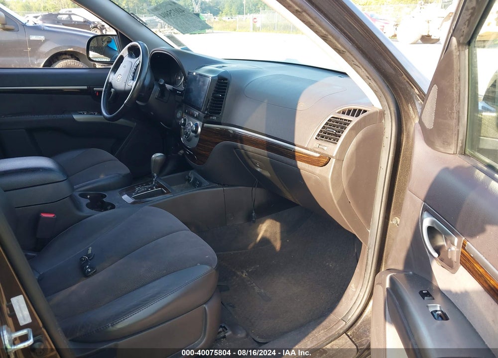 2011 HYUNDAI SANTA FE SE VIN: 5XYZH4AG9BG085680