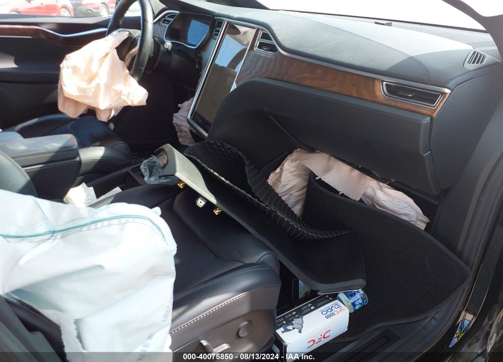 2018 TESLA MODEL X 100D/75D/P100D VIN: 5YJXCBE21JF088510