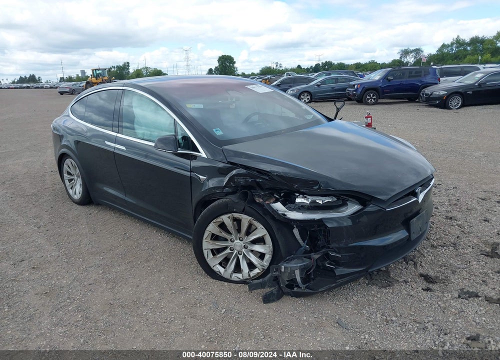 2018 TESLA MODEL X 100D/75D/P100D VIN: 5YJXCBE21JF088510