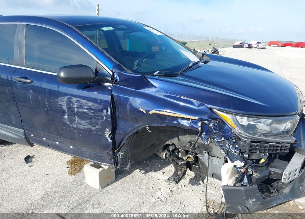 2018 HONDA CR-V LX VIN: 2HKRW6H36JH216396