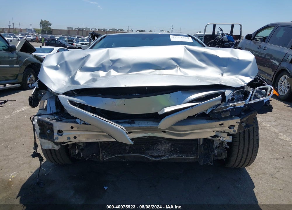 2018 TOYOTA CAMRY SE VIN: 4T1B11HK2JU604592
