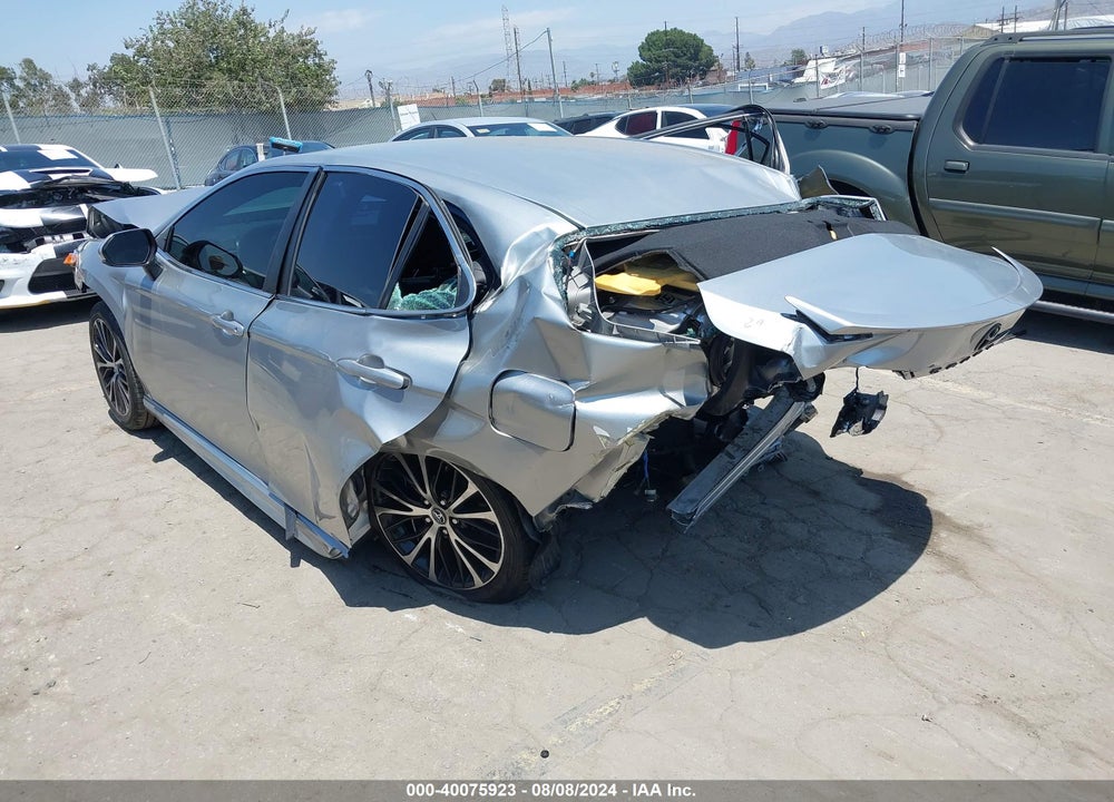 2018 TOYOTA CAMRY SE VIN: 4T1B11HK2JU604592