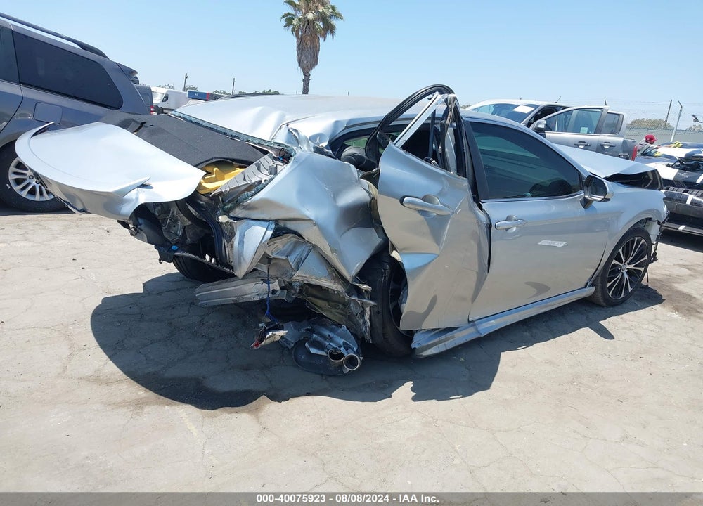 2018 TOYOTA CAMRY SE VIN: 4T1B11HK2JU604592
