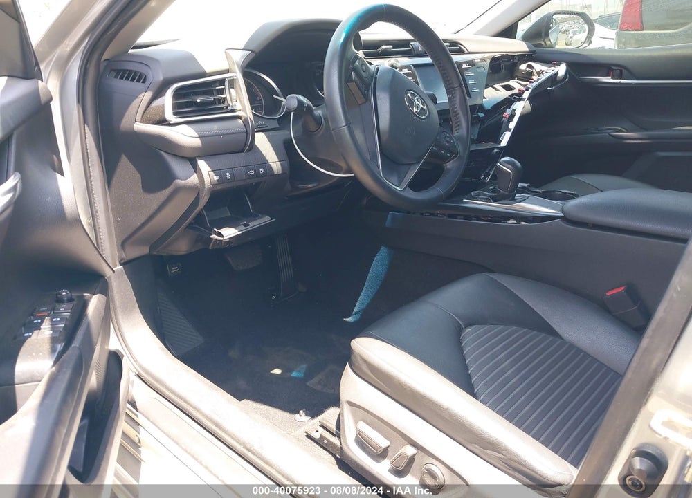 2018 TOYOTA CAMRY SE VIN: 4T1B11HK2JU604592