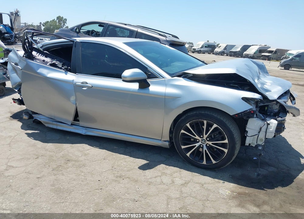 2018 TOYOTA CAMRY SE VIN: 4T1B11HK2JU604592
