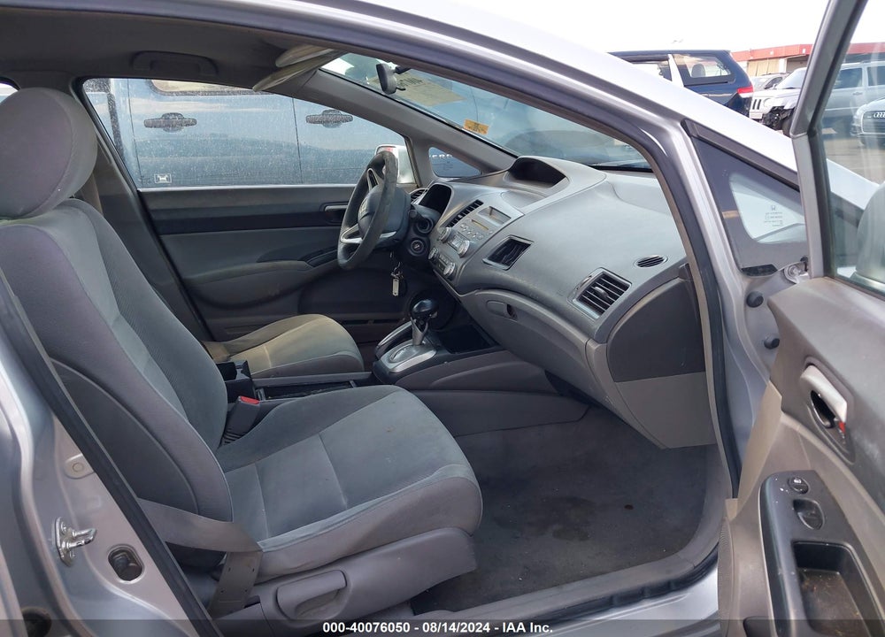 2010 HONDA CIVIC LX VIN: 19XFA1F59AE018585