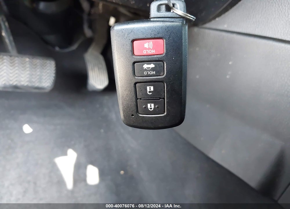2018 TOYOTA COROLLA SE VIN: 5YFBURHE8JP758063
