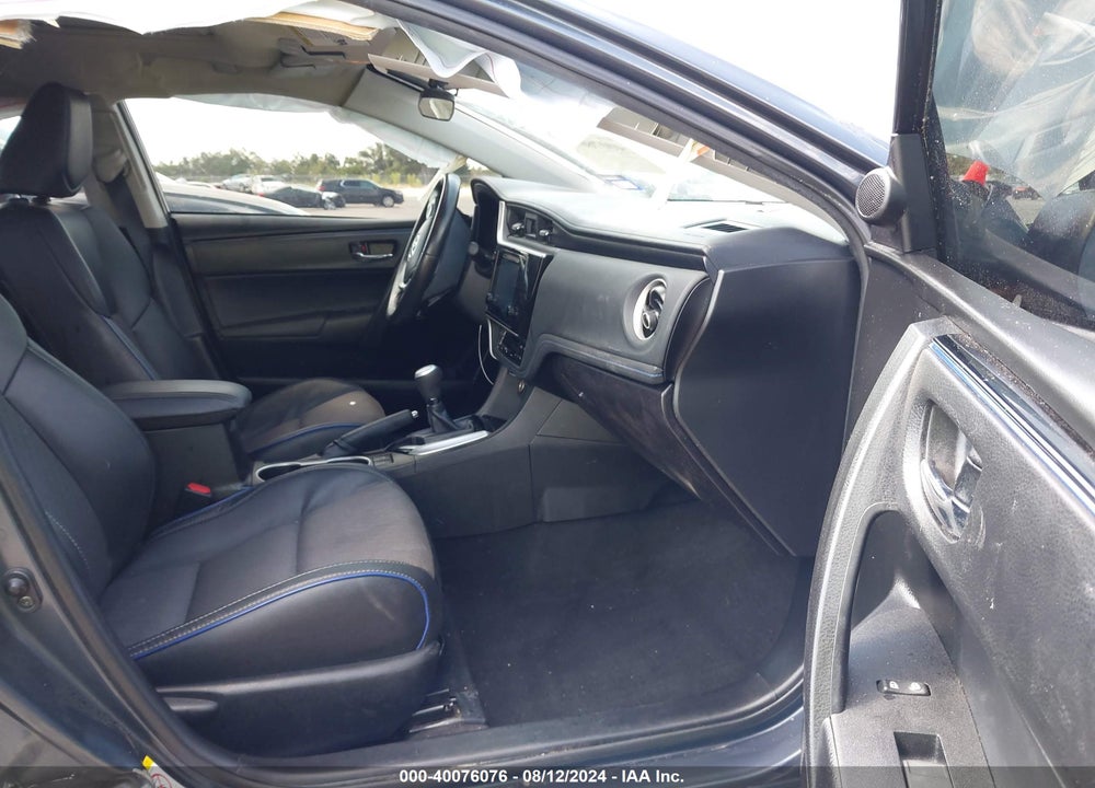 2018 TOYOTA COROLLA SE VIN: 5YFBURHE8JP758063