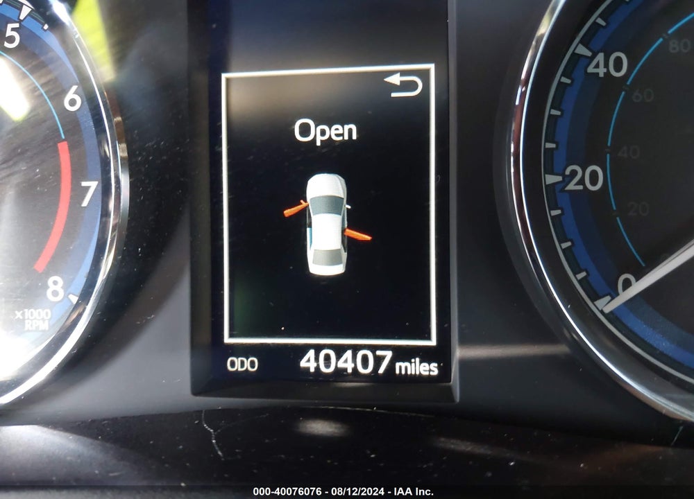 2018 TOYOTA COROLLA SE VIN: 5YFBURHE8JP758063