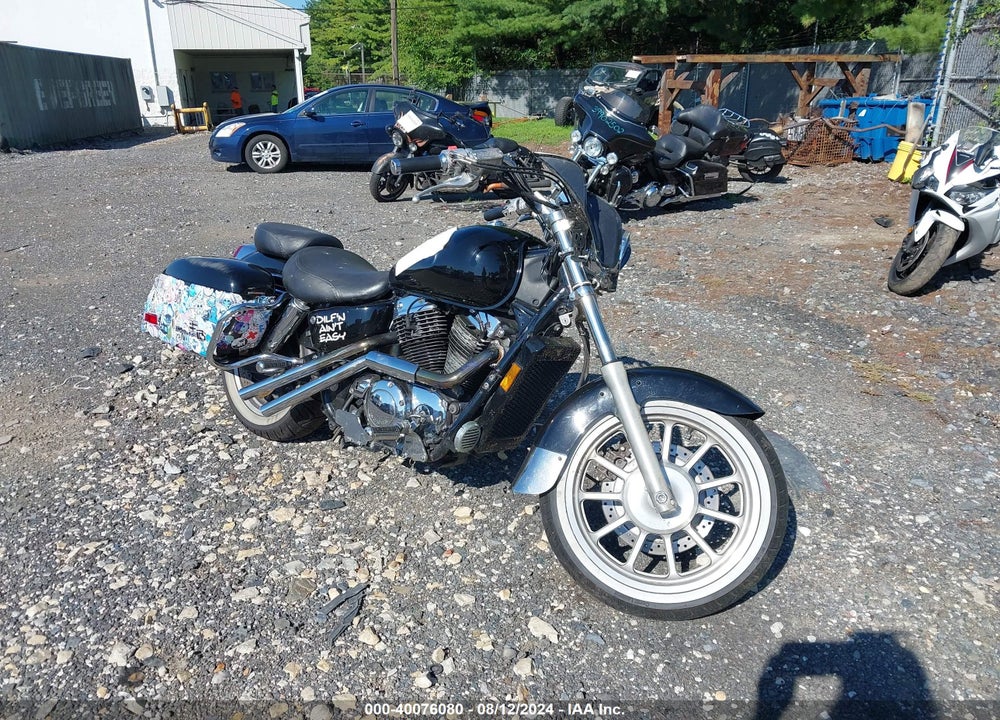 1999 HONDA VT1100 T VIN: 1HFSC370XXA100155