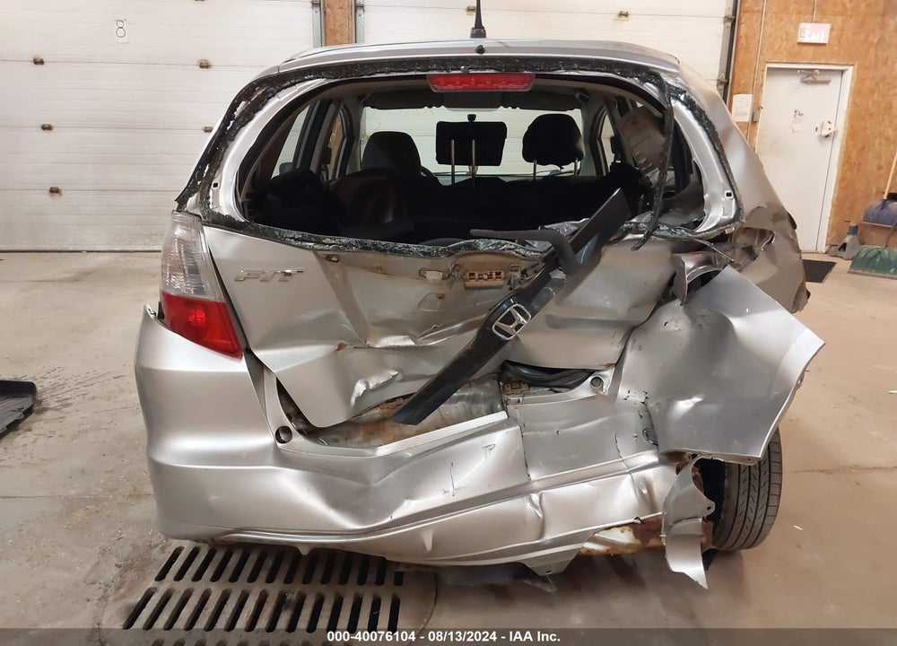 2012 HONDA FIT VIN: JHMGE8H35CC028410