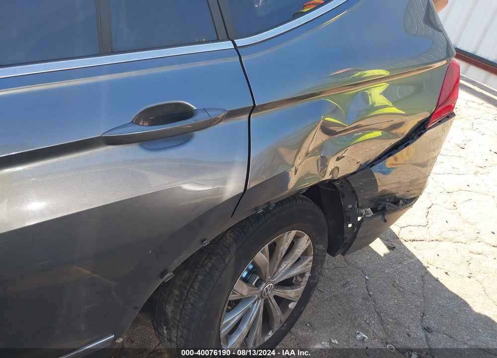 2018 VOLKSWAGEN TIGUAN 2.0T SE/2.0T SEL VIN: 3VV3B7AX5JM005139