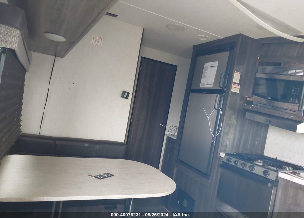 2019 HIGHLAND RIDGE MESA RIDGE 26BH VIN: 58TBH0BN9K26F3094