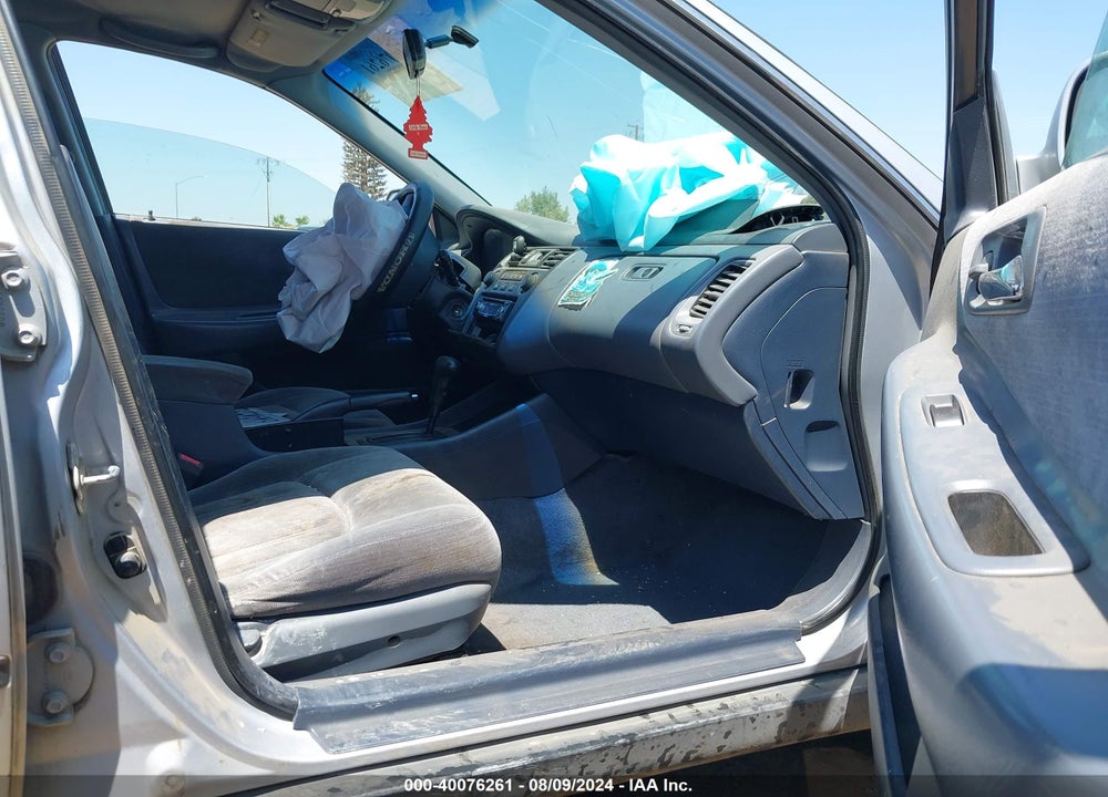 1999 HONDA ACCORD LX VIN: 1HGCG6658XA124151