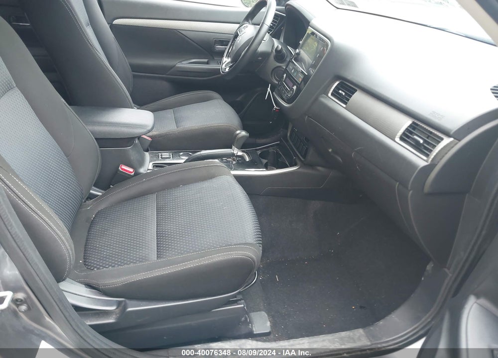2018 MITSUBISHI OUTLANDER SE VIN: JA4AD3A31JJ003837