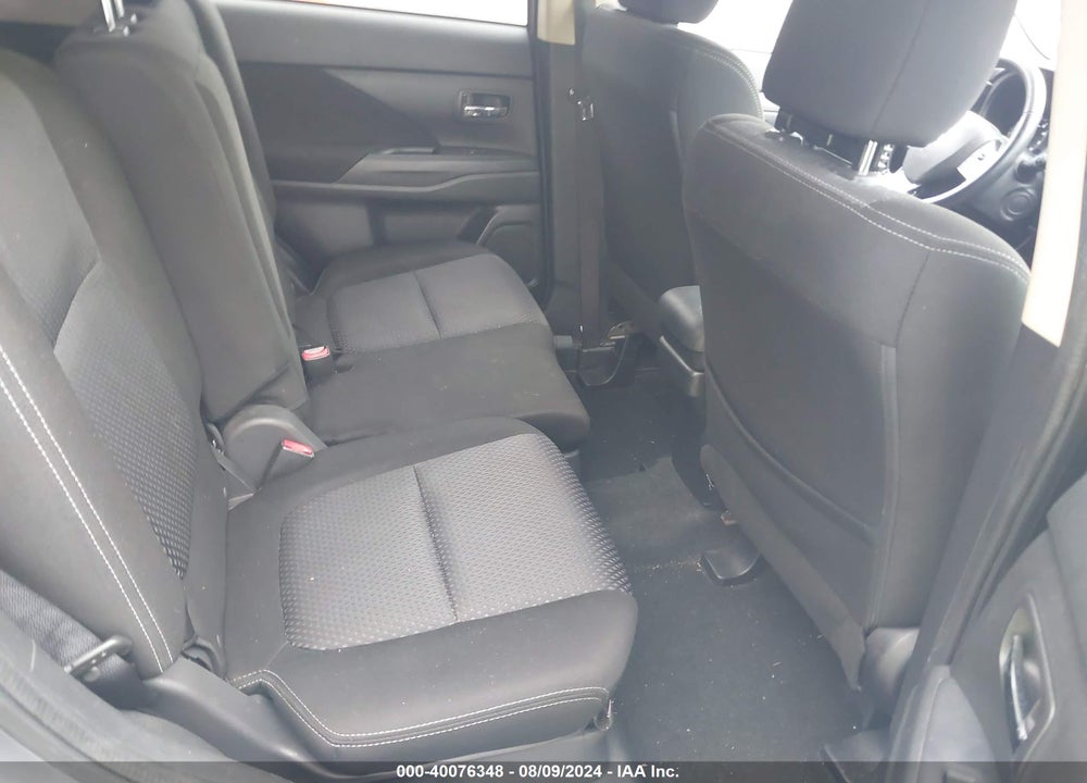2018 MITSUBISHI OUTLANDER SE VIN: JA4AD3A31JJ003837