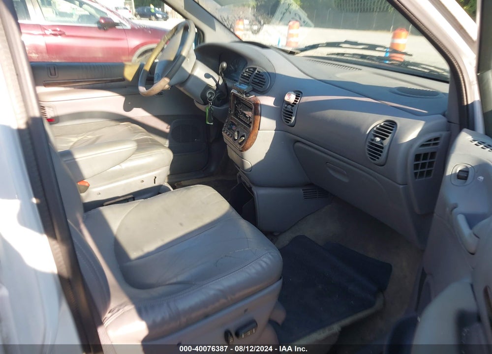 1999 CHRYSLER TOWN & COUNTRY LX VIN: 1C4GP54LXXB894650