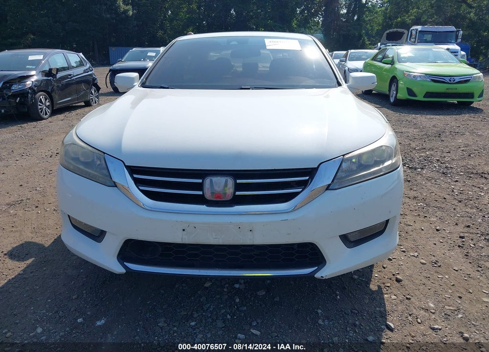 2015 HONDA ACCORD VIN: 1HGCR3F98FA037702