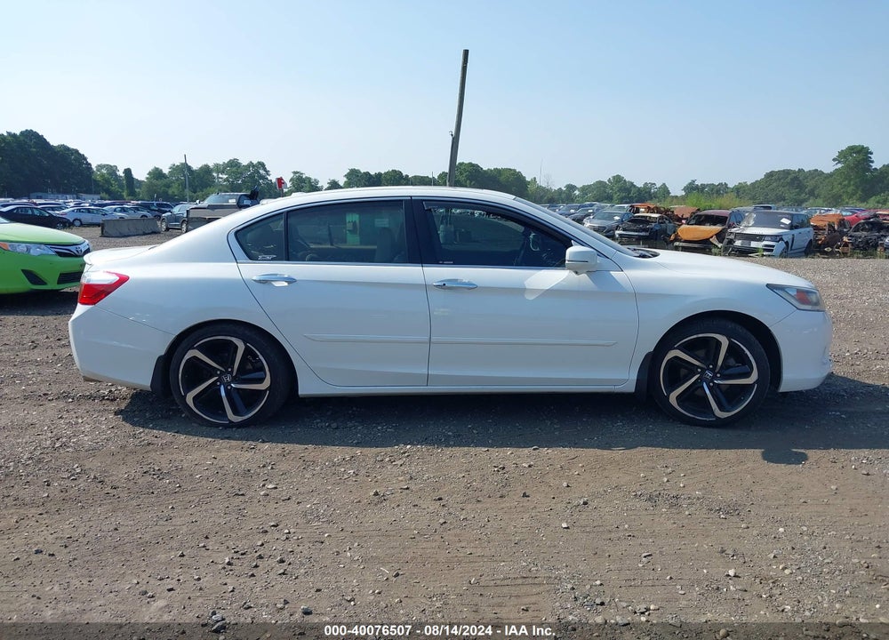2015 HONDA ACCORD VIN: 1HGCR3F98FA037702